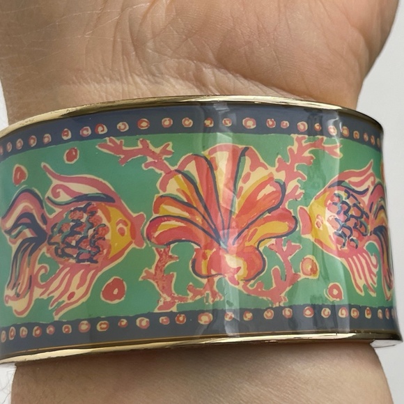 Lilly Pulitzer Wide Enamel Tropical Fish Shell Hinge Cuff Bracelet - Picture 6 of 7